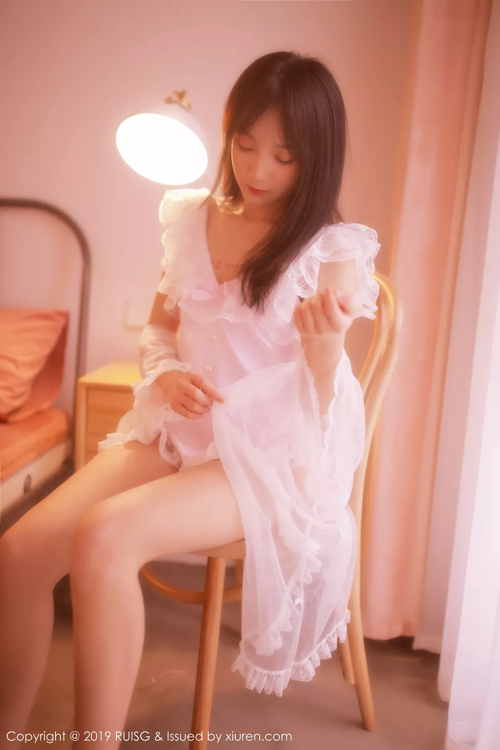 Xgyw.Org_[RUISG瑞丝馆]VOL.085_新人妹子小葡萄miki私房梦幻光线诱人蕾丝内衣唯美诱惑写真43P