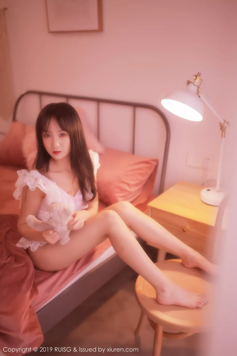 Xgyw.Org_[RUISG瑞丝馆]VOL.085_新人妹子小葡萄miki私房梦幻光线诱人蕾丝内衣唯美诱惑写真43P