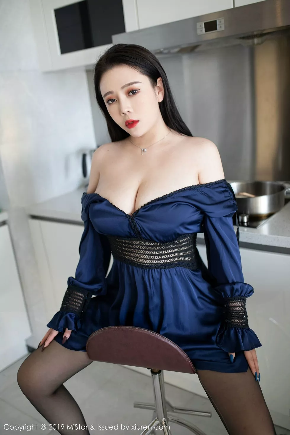 Xgyw.Org_[MiStar魅妍社]Vol.313_嫩模Miki兔心愿旅拍私房典雅长裙配魅惑黑丝撩人诱惑写真40P