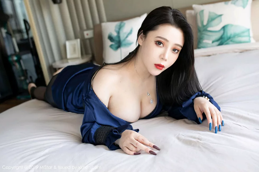 Xgyw.Org_[MiStar魅妍社]Vol.313_嫩模Miki兔心愿旅拍私房典雅长裙配魅惑黑丝撩人诱惑写真40P