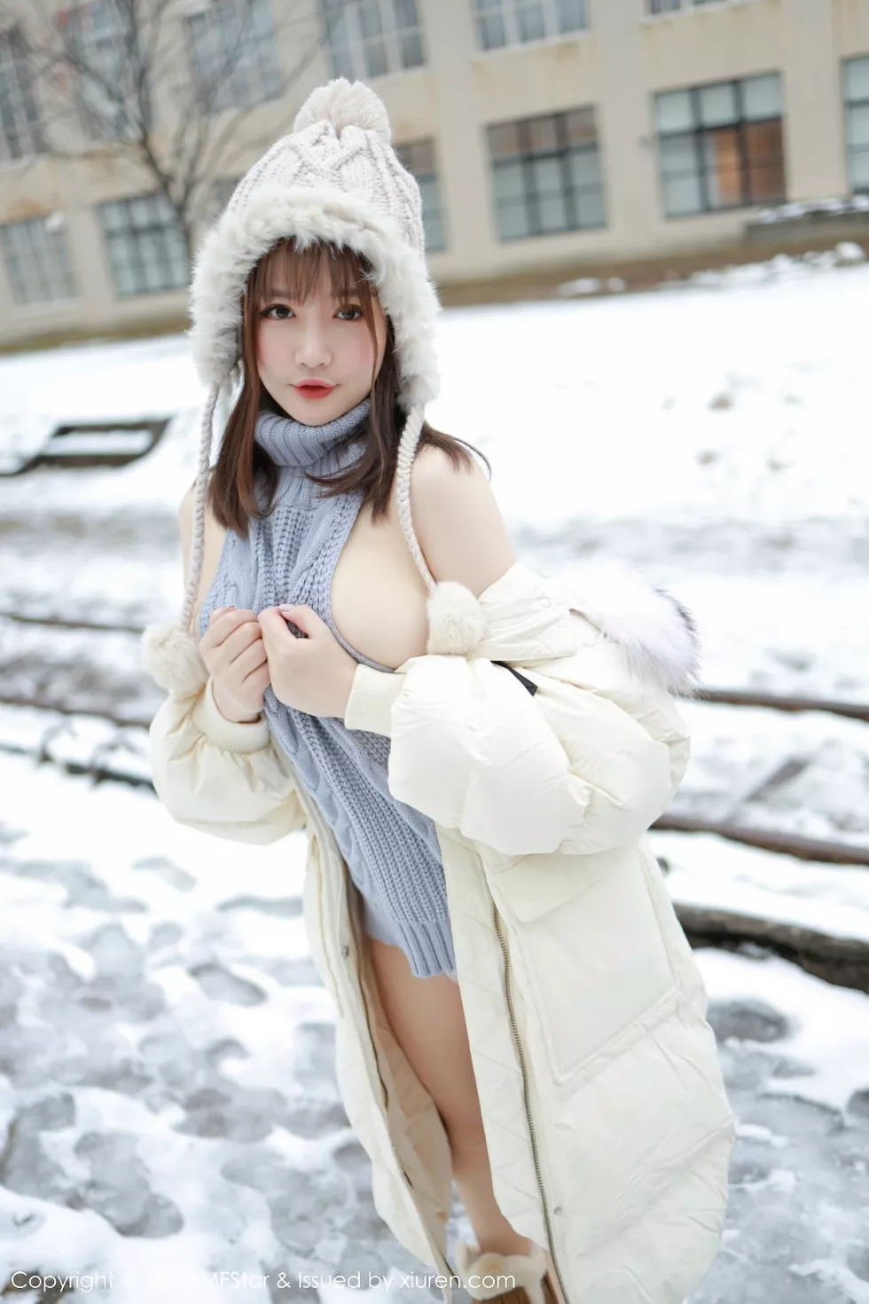 Xgyw.Org_[MFStar模范学院]Vol.262_嫩模恩率babe北海道旅拍雪地性感开背毛衣诱惑写真50P
