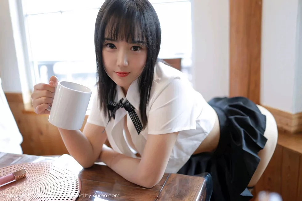 Xgyw.Org_[MFStar模范学院]Vol.255_女神徐微微mia日本旅拍私房黑短裙露丁字裤翘臀诱惑写真52P