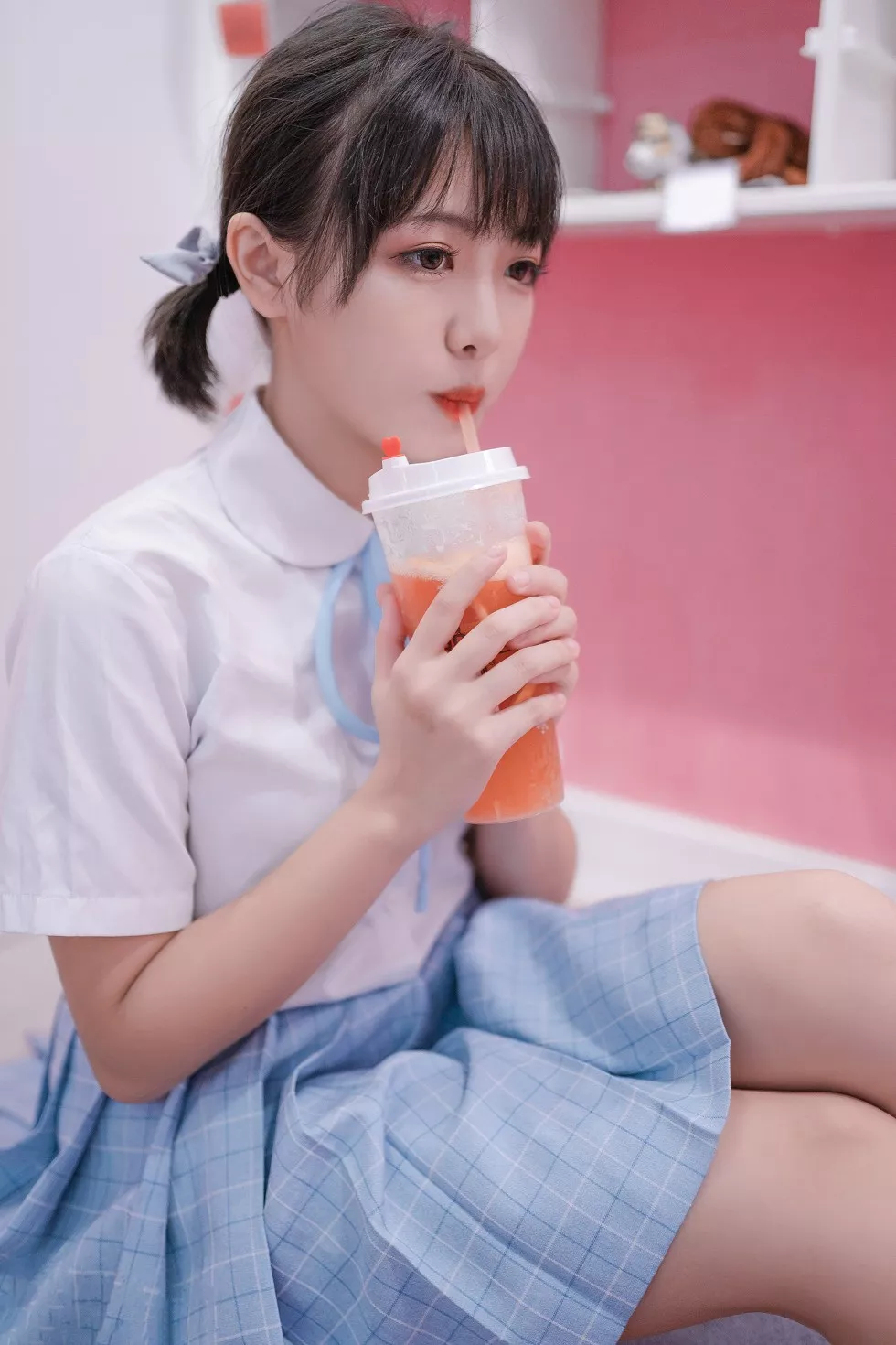Xgyw.Org_[喵糖映画]Vol.011_清纯学妹lovely呆玄私房性感白衬衣配蓝色短裙迷人写真41P