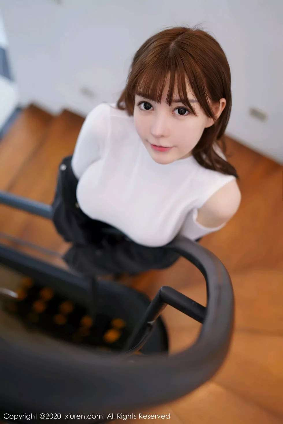 Xgyw.Org_XiuRen第2147期_嫩模UU酱户外脱黑色外套露魔鬼身材童颜巨乳完美诱惑写真83P