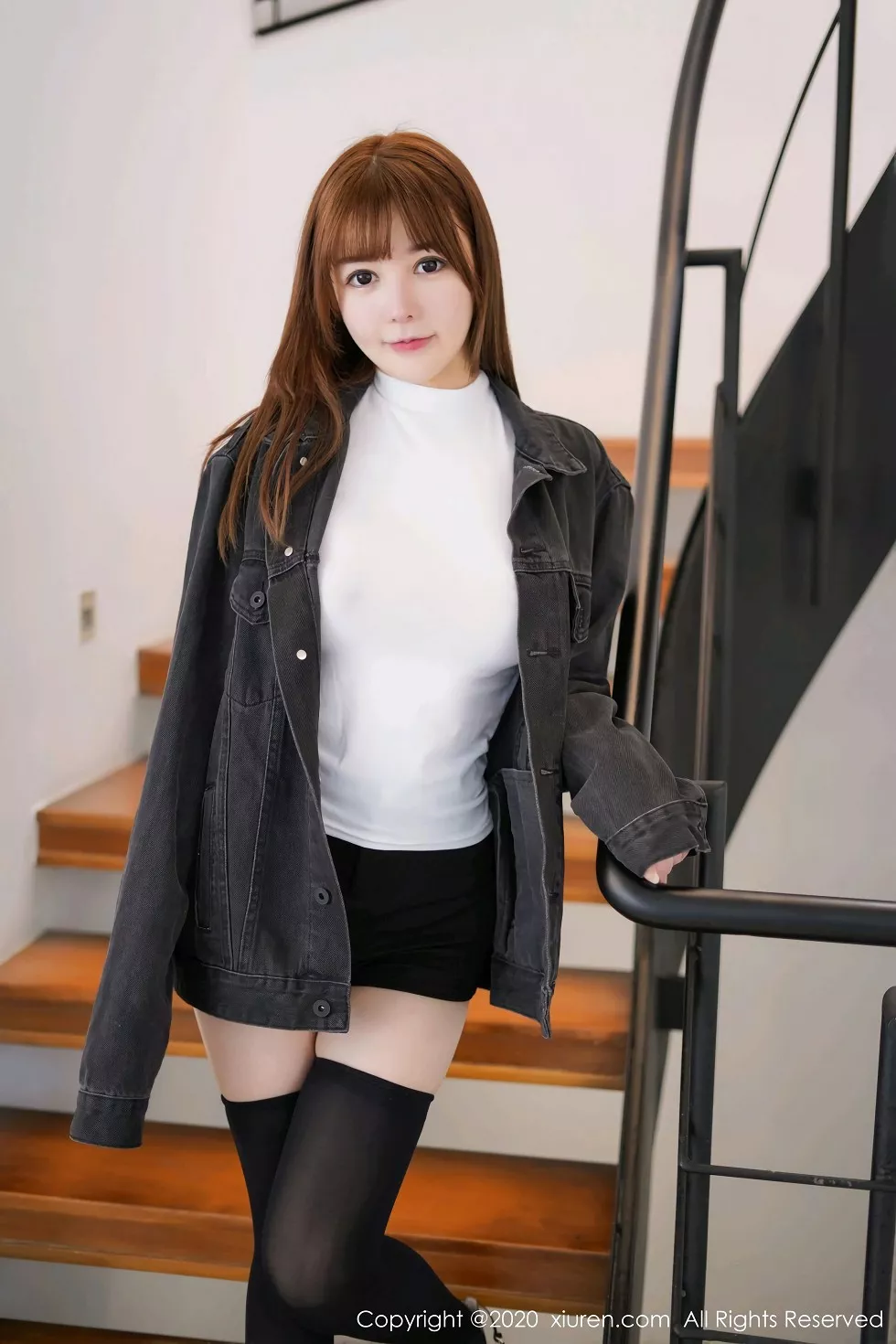 Xgyw.Org_XiuRen第2147期_嫩模UU酱户外脱黑色外套露魔鬼身材童颜巨乳完美诱惑写真83P