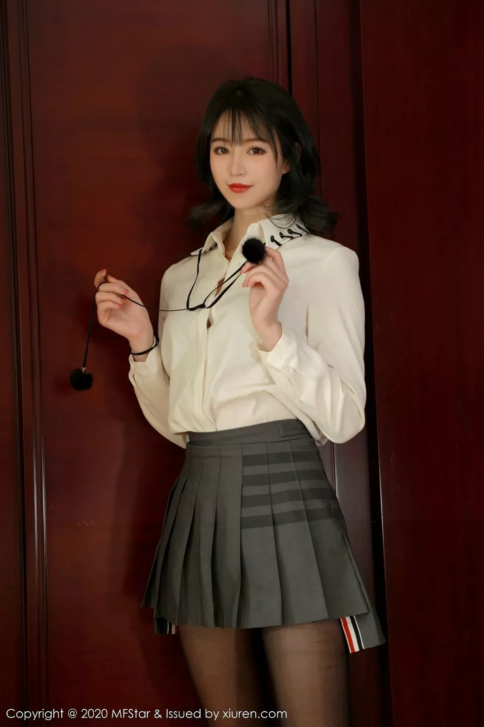 Xgyw.Org_[MFStar模范学院]Vol.312_嫩模yoo优优私房JK服饰半脱真空露白嫩美乳撩人诱惑写真49P