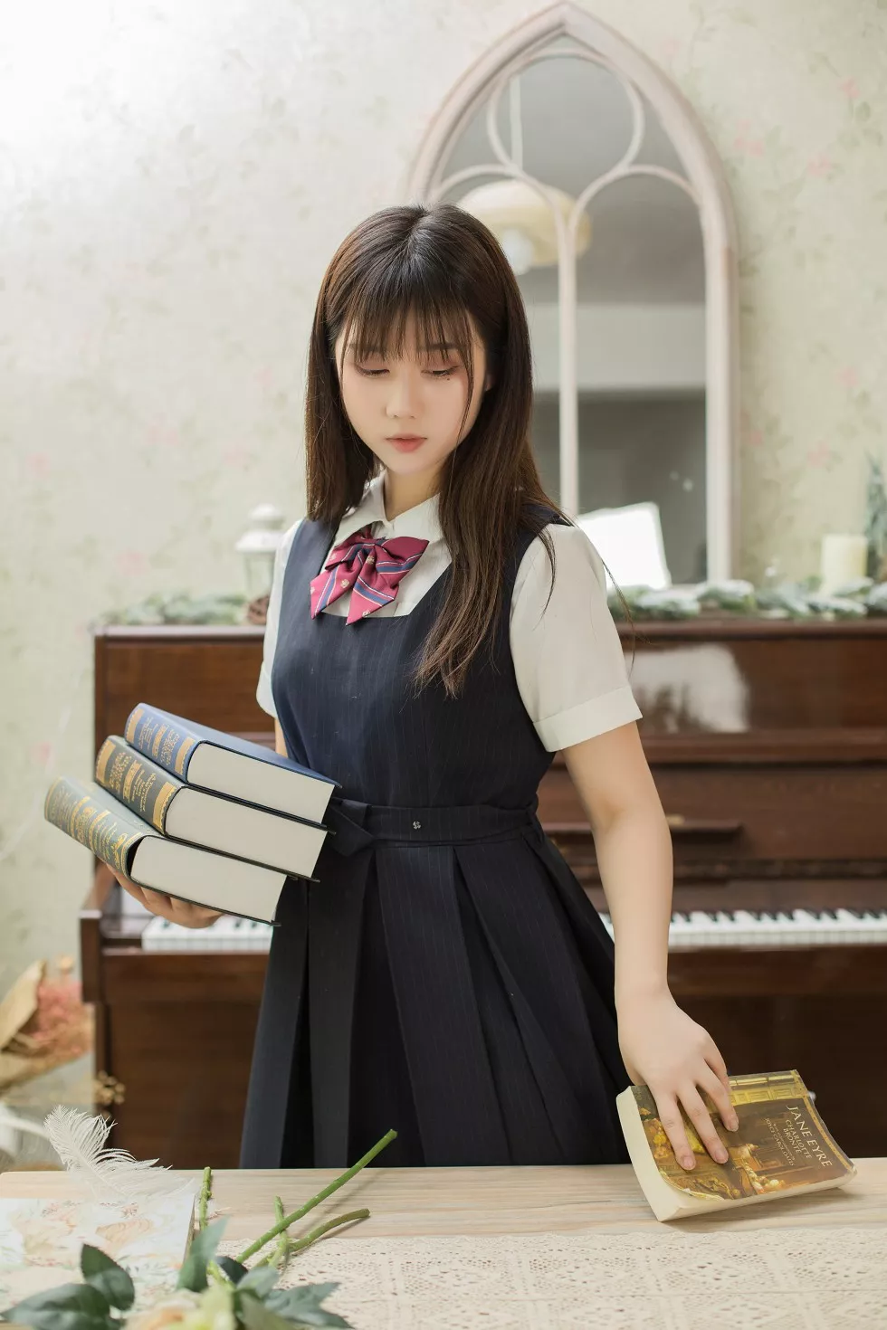 Xgyw.Org_[喵糖映画]Vol.004_钢琴美少女居家JK制服黑色连身裙配黑色腿袜清爽写真40P