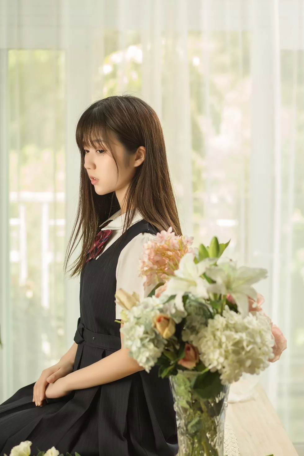 Xgyw.Org_[喵糖映画]Vol.004_钢琴美少女居家JK制服黑色连身裙配黑色腿袜清爽写真40P