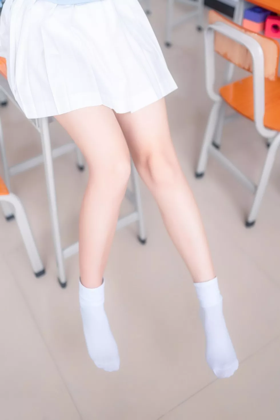 Xgyw.Org_[喵糖映画]Vol.009_蓝色制服美少女私房性感白色短裙配白丝袜迷人写真43P