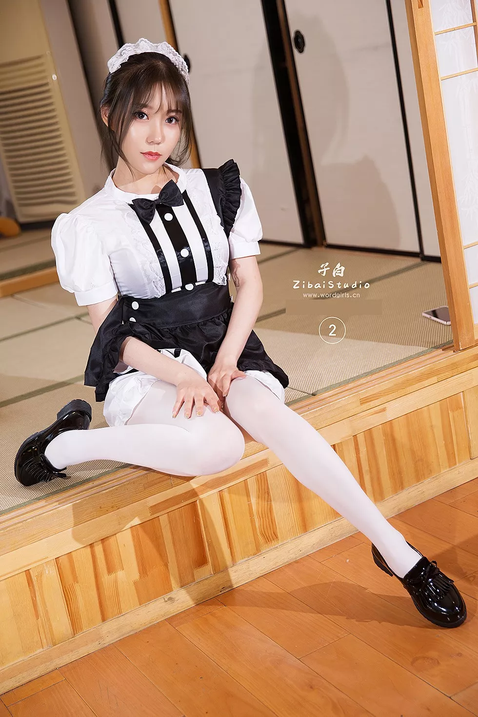 Xgyw.Org_[Toutiao头条女神]No.803_嫩模陈亦菲私房性感女仆装配白丝袜秀美腿诱惑写真10P