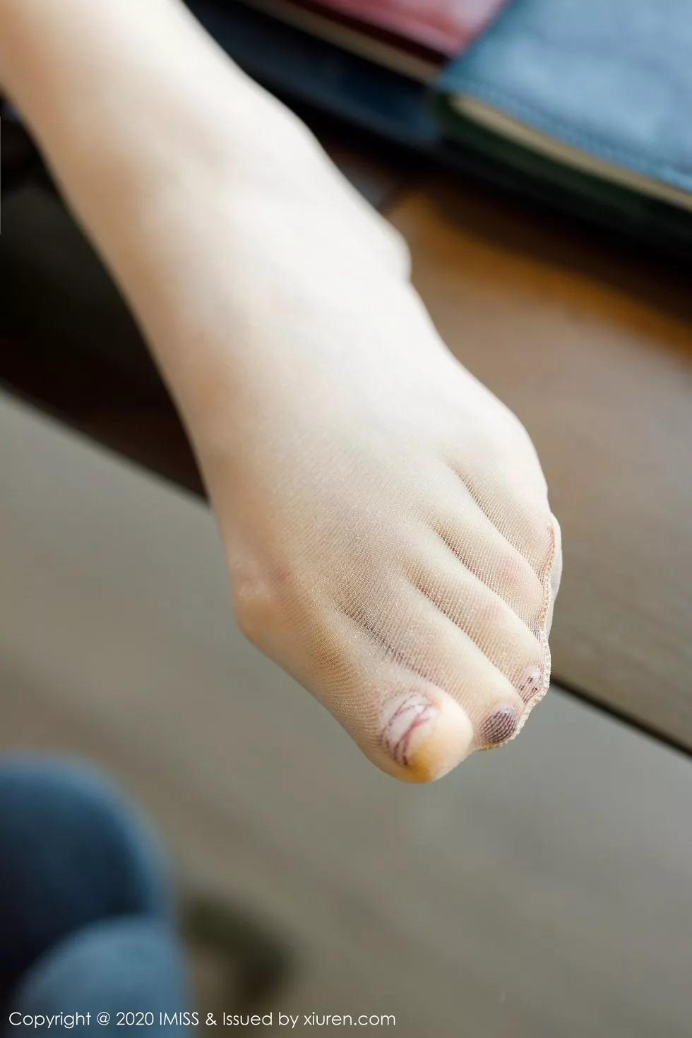 Xgyw.Org_[IMISS爱蜜社]Vol.471_女神Angela小热巴经典职业秘书装半脱露性感内衣诱惑写真68P