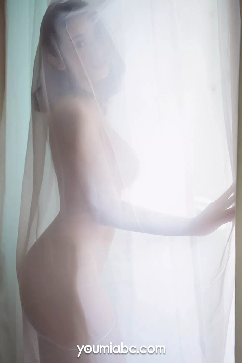Xgyw.Org_[YouMi尤蜜]Vol.177_嫩模李芯儿私房白色三点式内衣秀惹火身材撩人诱惑写真30P