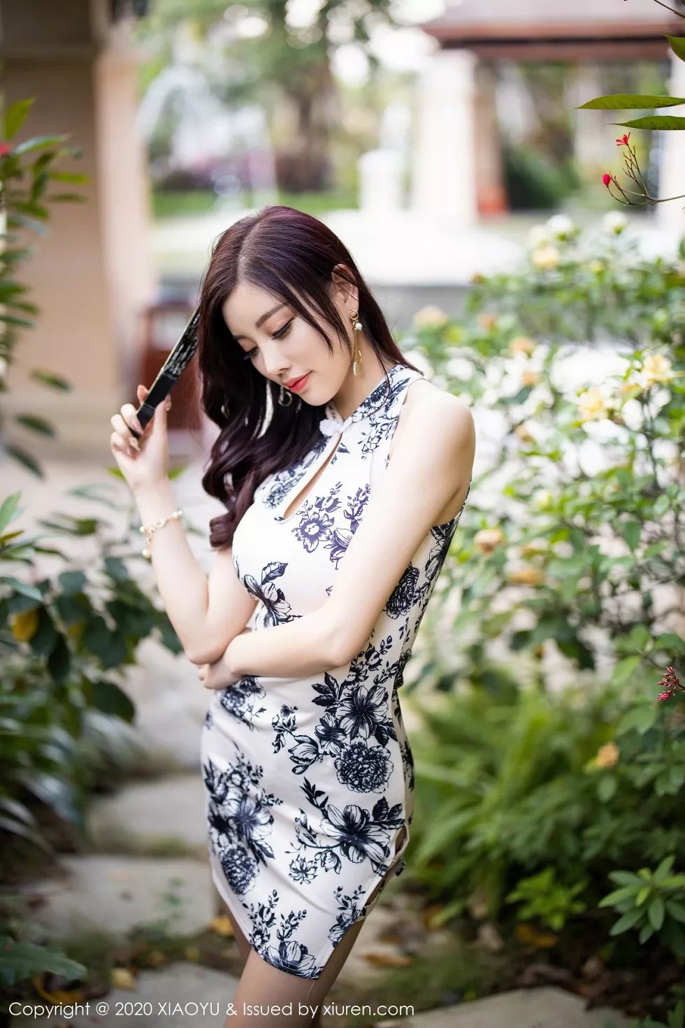 Xgyw.Org_[XiaoYu画语界]Vol.318_女神杨晨晨sugar素雅旗袍装配肉丝裤袜秀迷人身材性感写真98P