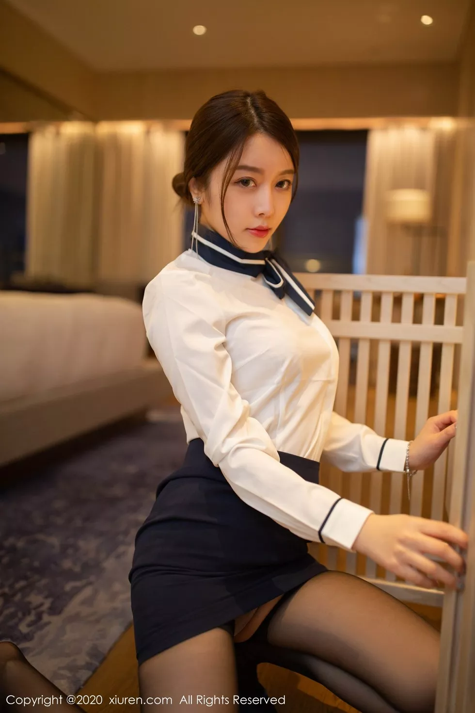 Xgyw.Org_XiuRen第2267期_嫩模夏诗雯Sally秘书OL主题半脱露开档肉丝裤袜惹火诱惑写真72P