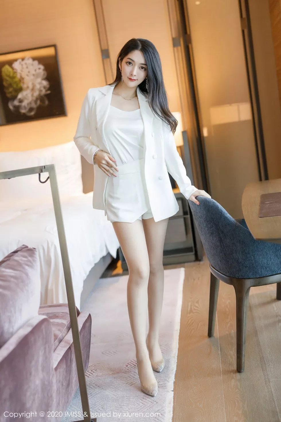 Xgyw.Org_[IMISS爱蜜社]Vol.484_女神Angela小热巴私房性感白色睡裙配肉丝裤袜撩人诱惑写真73P