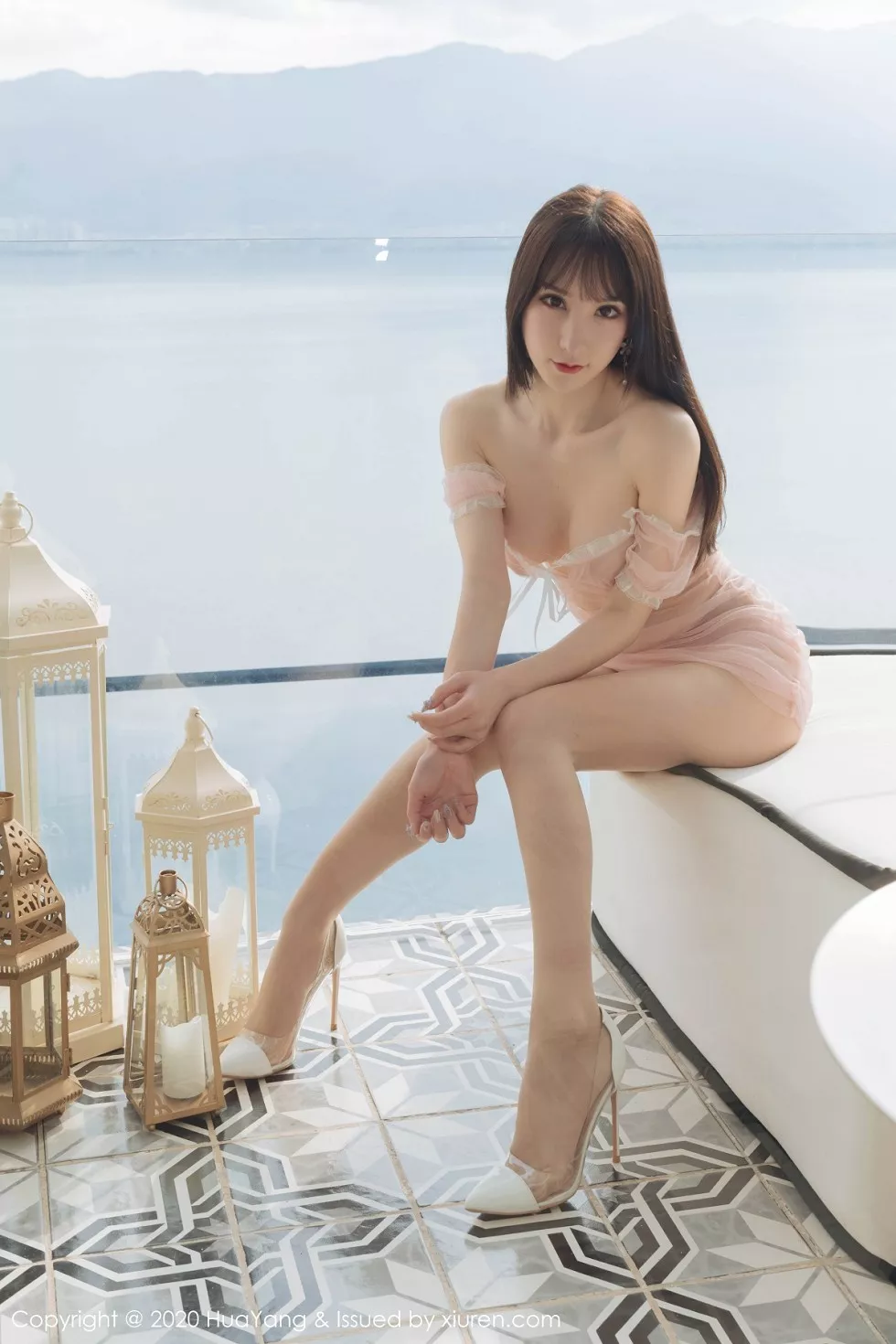 Xgyw.Org_[HuaYang花漾]Vol.273_女神周于希Sandy云南旅拍性感粉色薄纱内衣秀完美身材诱惑写真67P