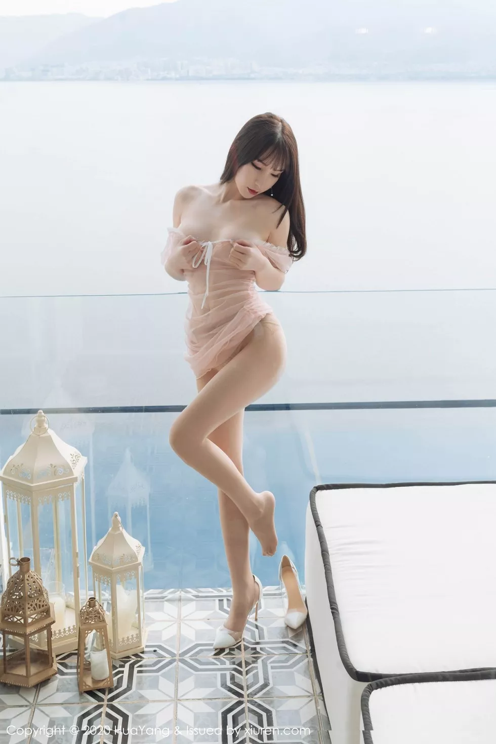 Xgyw.Org_[HuaYang花漾]Vol.273_女神周于希Sandy云南旅拍性感粉色薄纱内衣秀完美身材诱惑写真67P