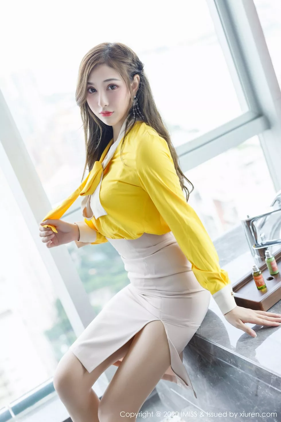 Xgyw.Org_[IMISS爱蜜社]Vol.494_女神Lavinia肉私房性感内衣配肉丝裤袜秀完美身材诱惑写真53P
