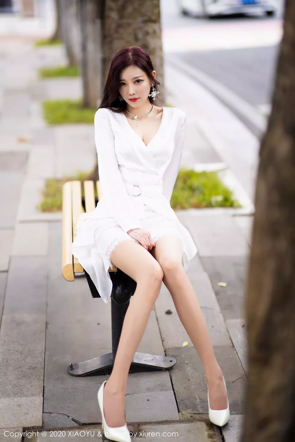 Xgyw.Org_[XiaoYu画语界]Vol.353_女神杨晨晨sugar阳朔旅拍室外车拍白衬衣配性感内衣诱惑写真84P