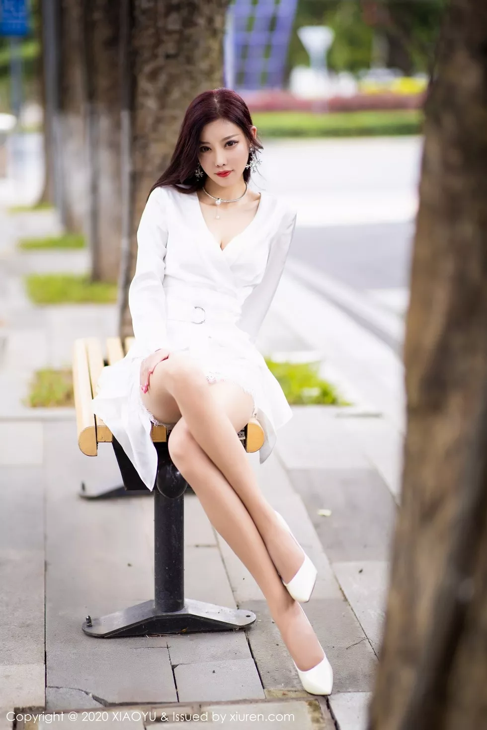 Xgyw.Org_[XiaoYu画语界]Vol.353_女神杨晨晨sugar阳朔旅拍室外车拍白衬衣配性感内衣诱惑写真84P