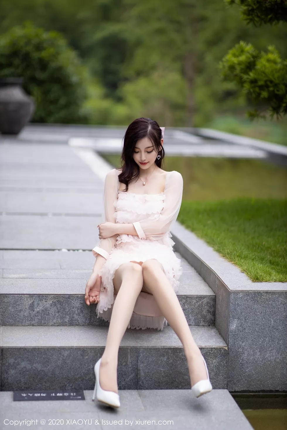 Xgyw.Org_[XiaoYu画语界]Vol.358_女神杨晨晨sugar阳朔旅拍粉色运动内衣秀魔鬼身材诱惑写真70P