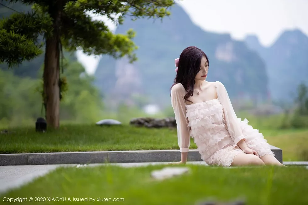 Xgyw.Org_[XiaoYu画语界]Vol.358_女神杨晨晨sugar阳朔旅拍粉色运动内衣秀魔鬼身材诱惑写真70P