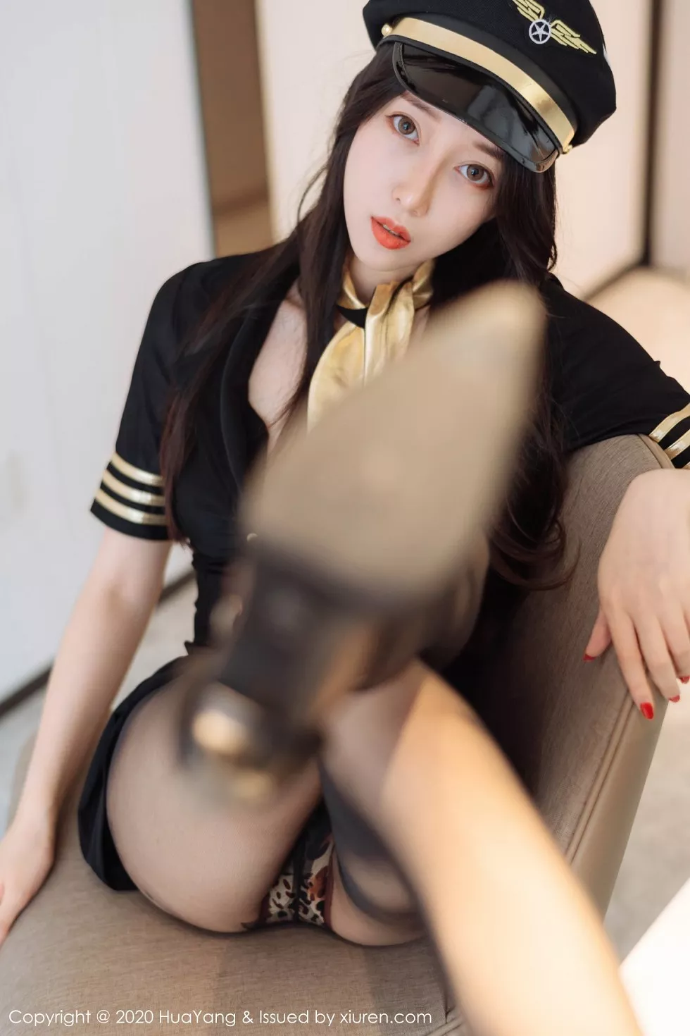 Xgyw.Org_[HuaYang花漾]Vol.269_嫩模玥儿玥er机长制服主题黑丝裤袜秀豹纹内裤极致诱惑写真73P