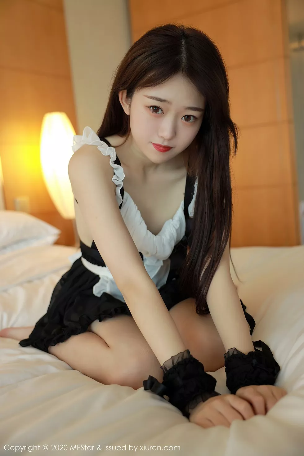 Xgyw.Org_[MFStar模范学院]Vol.387_新人嫩模小奶瓶呜鸣私房真空女仆装半撩露翘臀诱惑写真66P