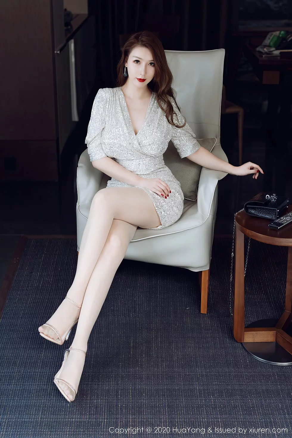 Xgyw.Org_[HuaYang花漾]Vol.283_女神Egg-尤妮丝三亚旅拍华丽典雅礼裙半脱秀丰满身材诱惑写真53P