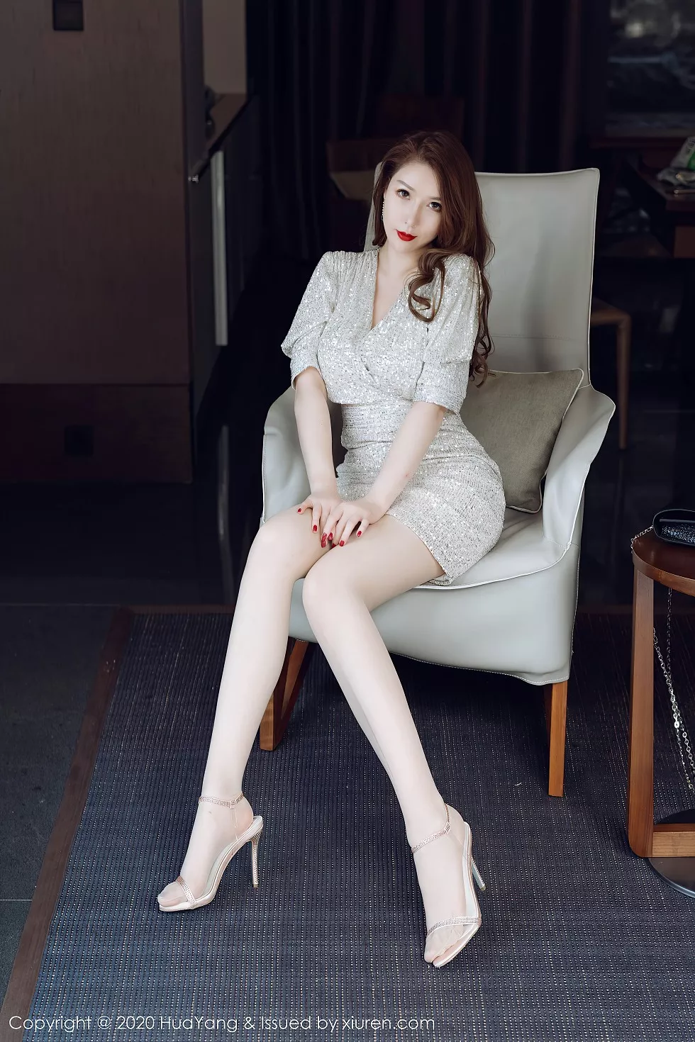 Xgyw.Org_[HuaYang花漾]Vol.283_女神Egg-尤妮丝三亚旅拍华丽典雅礼裙半脱秀丰满身材诱惑写真53P