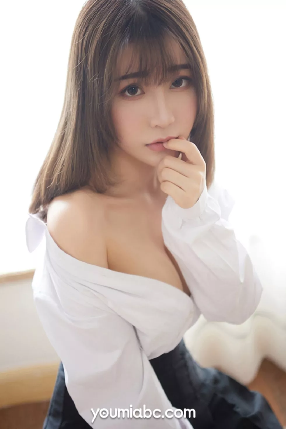 Xgyw.Org_[YouMi尤蜜]Vol.379_嫩模绯月樱-Cherry学生妹制服主题半脱白衬衣露豪乳诱惑写真50P