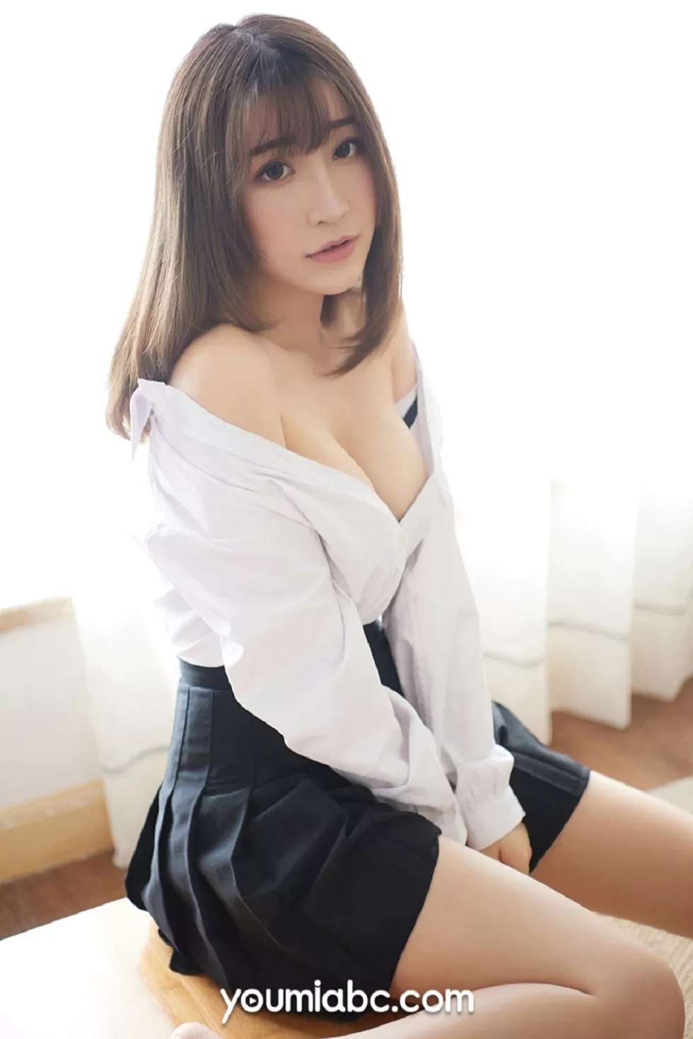 Xgyw.Org_[YouMi尤蜜]Vol.379_嫩模绯月樱-Cherry学生妹制服主题半脱白衬衣露豪乳诱惑写真50P
