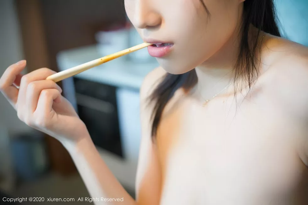 Xgyw.Org_XiuRen第2676期_嫩模仓井优香居家厨娘主题私房白色女仆装配丁字裤惹火诱惑写真37P