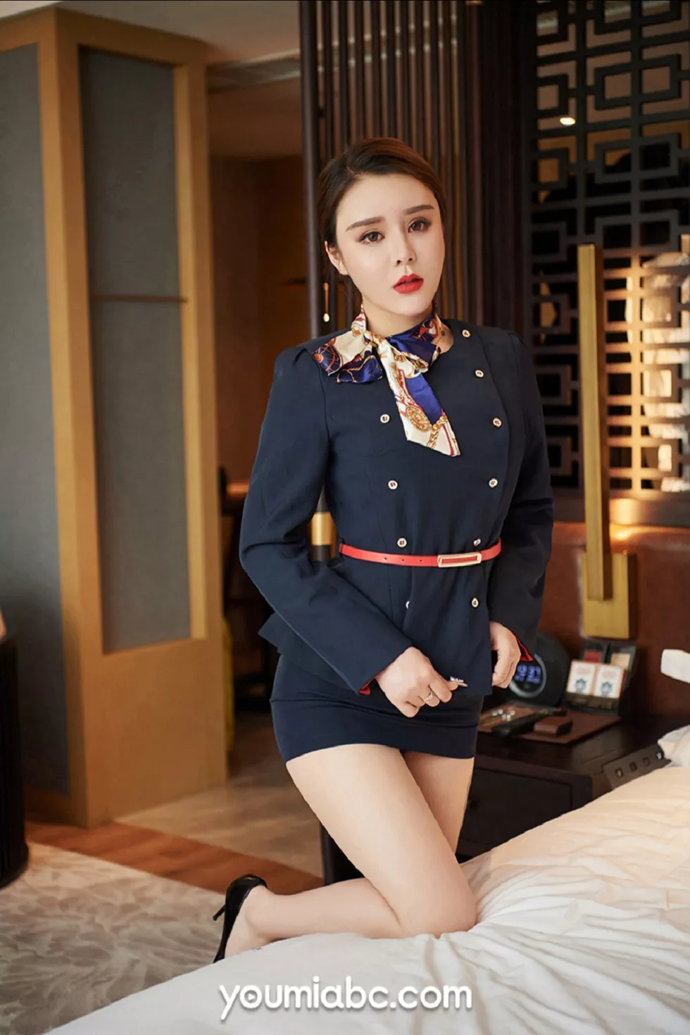 Xgyw.Org_[YouMi尤蜜]Vol.388_嫩模爱丽莎黑色职业套装主题床上半脱露火辣身材撩人诱惑写真27P