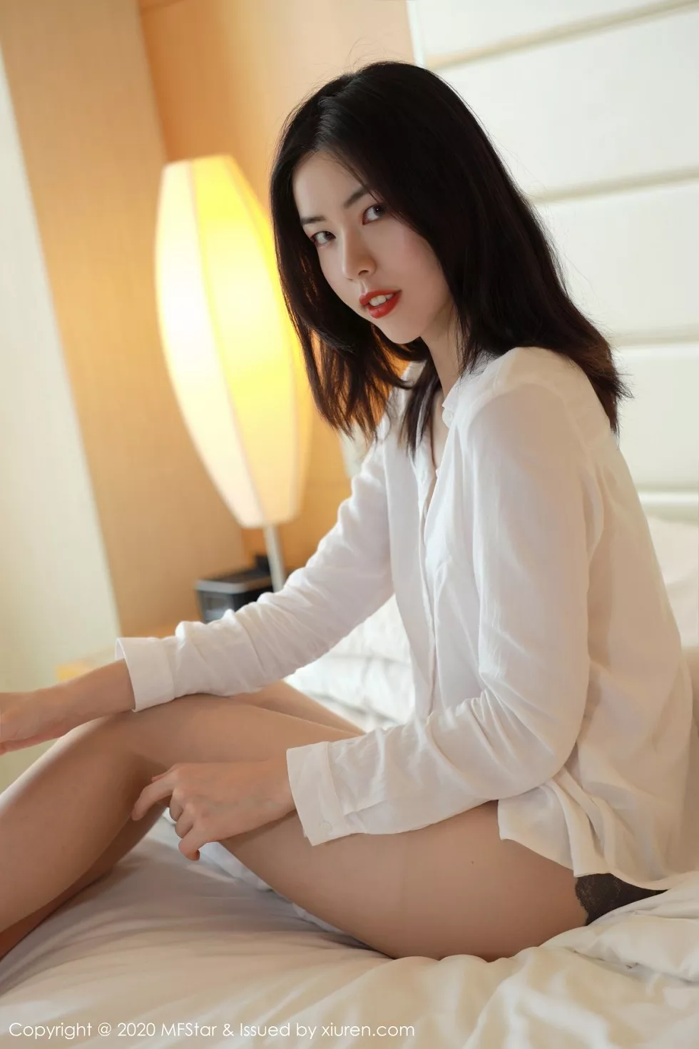 Xgyw.Org_[MFStar模范学院]Vol.406_模特欧阳美萱MX性感白衬衣配无内肉丝裤袜秀翘臀诱惑写真58P