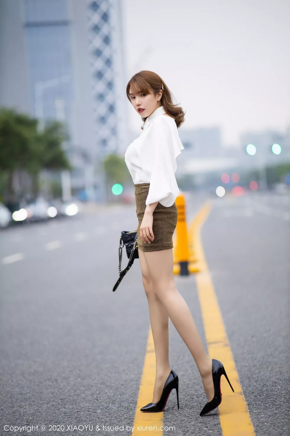 Xgyw.Org_[XiaoYu画语界]Vol.382_女神黄乐然性感魅力车拍系列白衬衣配肉丝裤袜撩人诱惑写真112P
