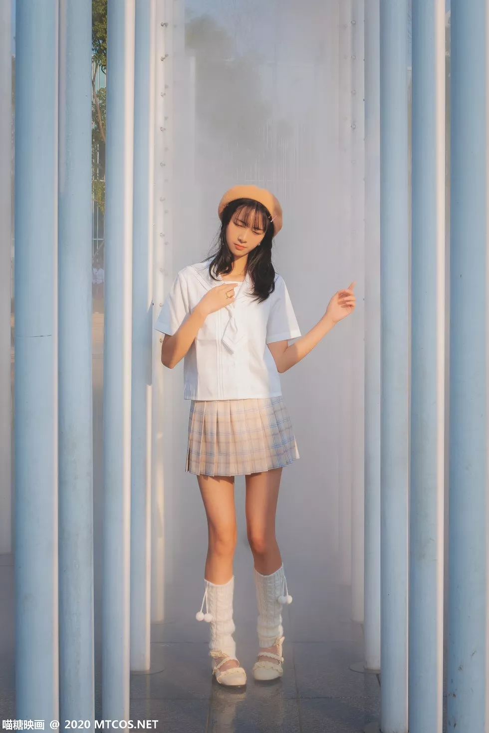 Xgyw.Org_[喵糖映画]Vol.273_帽子美少女户外白云森林性感格子裙配白色腿袜秀美腿迷人写真28P