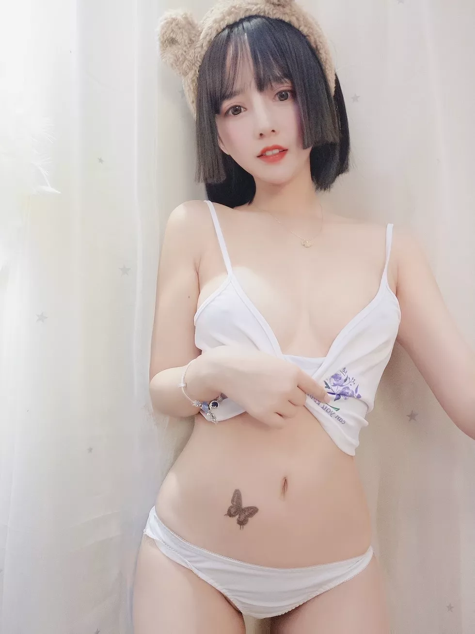 Xgyw.Org_斗鱼主播过期米线线喵私房白色吊带配性感内裤半脱露翘臀诱惑写真36P