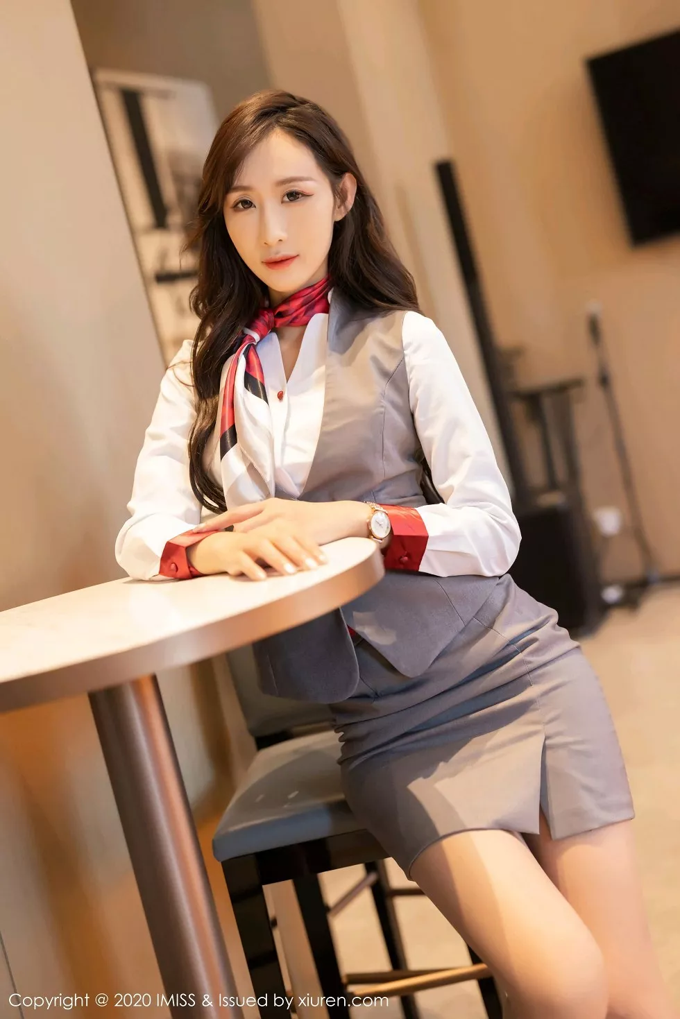 Xgyw.Org_[IMISS爱蜜社]Vol.524_新人模特萌白酱空姐制服主题私房半脱露开档灰丝裤袜诱惑写真60P