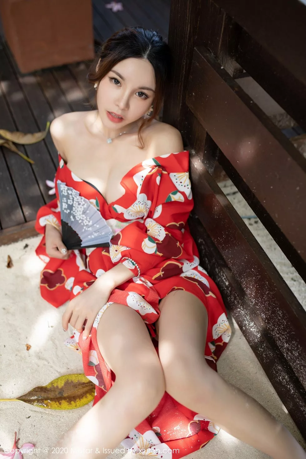 Xgyw.Org_[MiStar魅妍社]Vol.326_嫩模沈佳熹私房鲜艳红色和服半露酥胸白嫩美腿诱惑写真45P