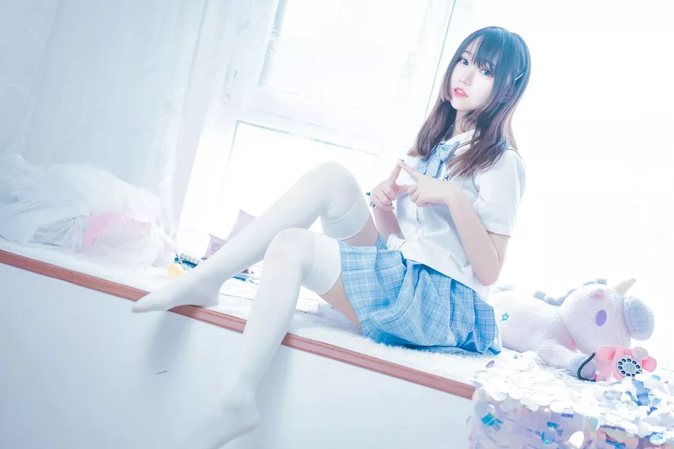 Xgyw.Org_[Cosplay精选]网络美女猫君君MaoJun清凉一夏主题短裙下白丝美腿写真46P