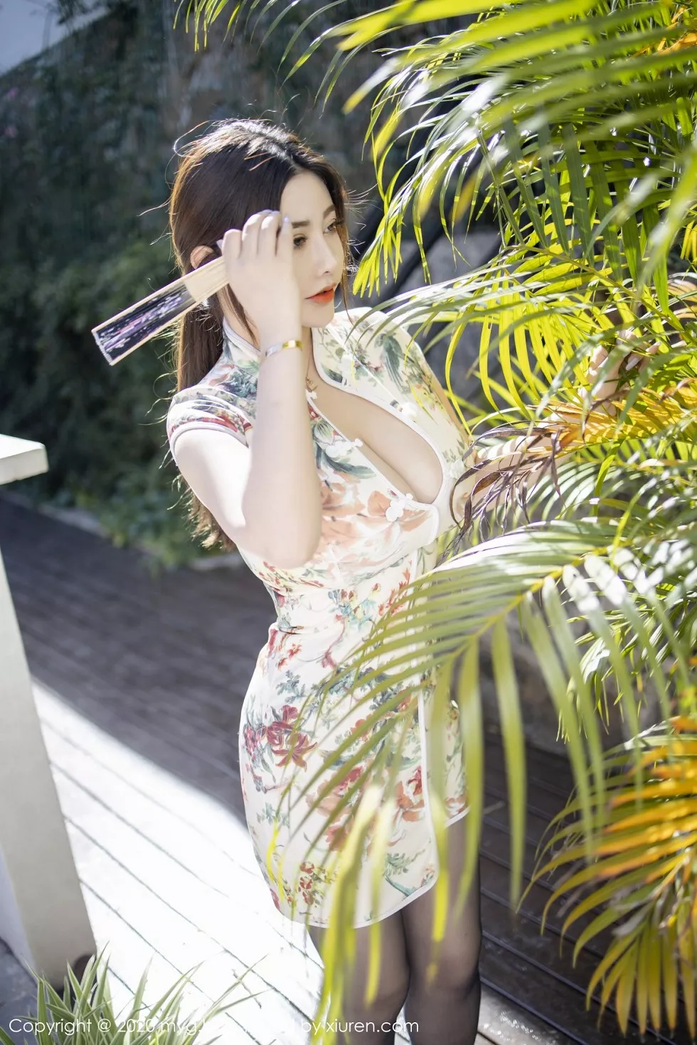 Xgyw.Org_[MyGirl美媛馆]Vol.465_嫩模软软子性感古韵旗袍半脱露情趣内衣吊带黑丝极致诱惑写真52P