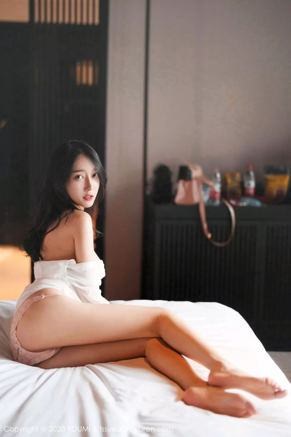 Xgyw.Org_[YouMi尤蜜荟]Vol.560_丽质美人玥儿玥er杭州旅拍薄透白衬衫配蕾丝内裤撩人诱惑写真64P