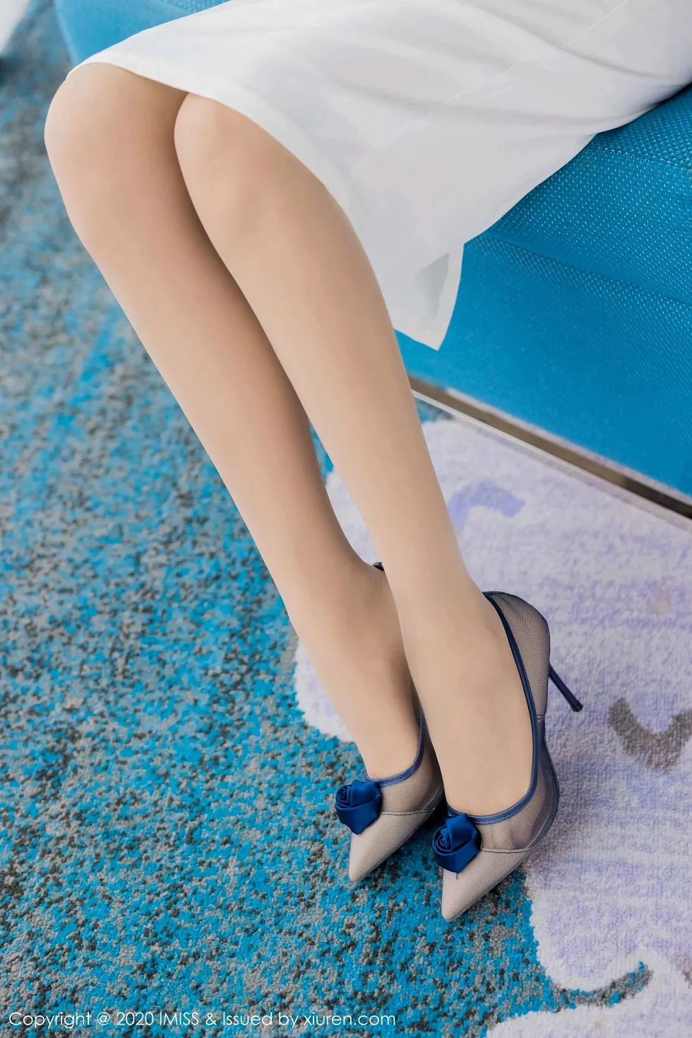Xgyw.Org_[IMISS爱蜜社]Vol.537_气质女神Lavinia肉私房沙发上半脱露黑色内衣完美诱惑写真48P