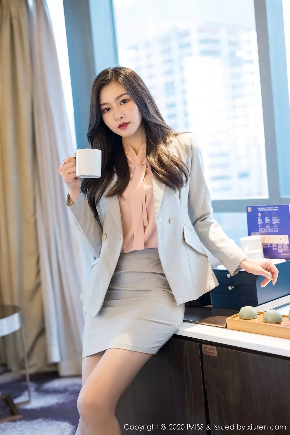 Xgyw.Org_[IMISS爱蜜社]Vol.538_气质美女Vanessa脱OL制服露性感内衣秀完美身材诱惑写真60P
