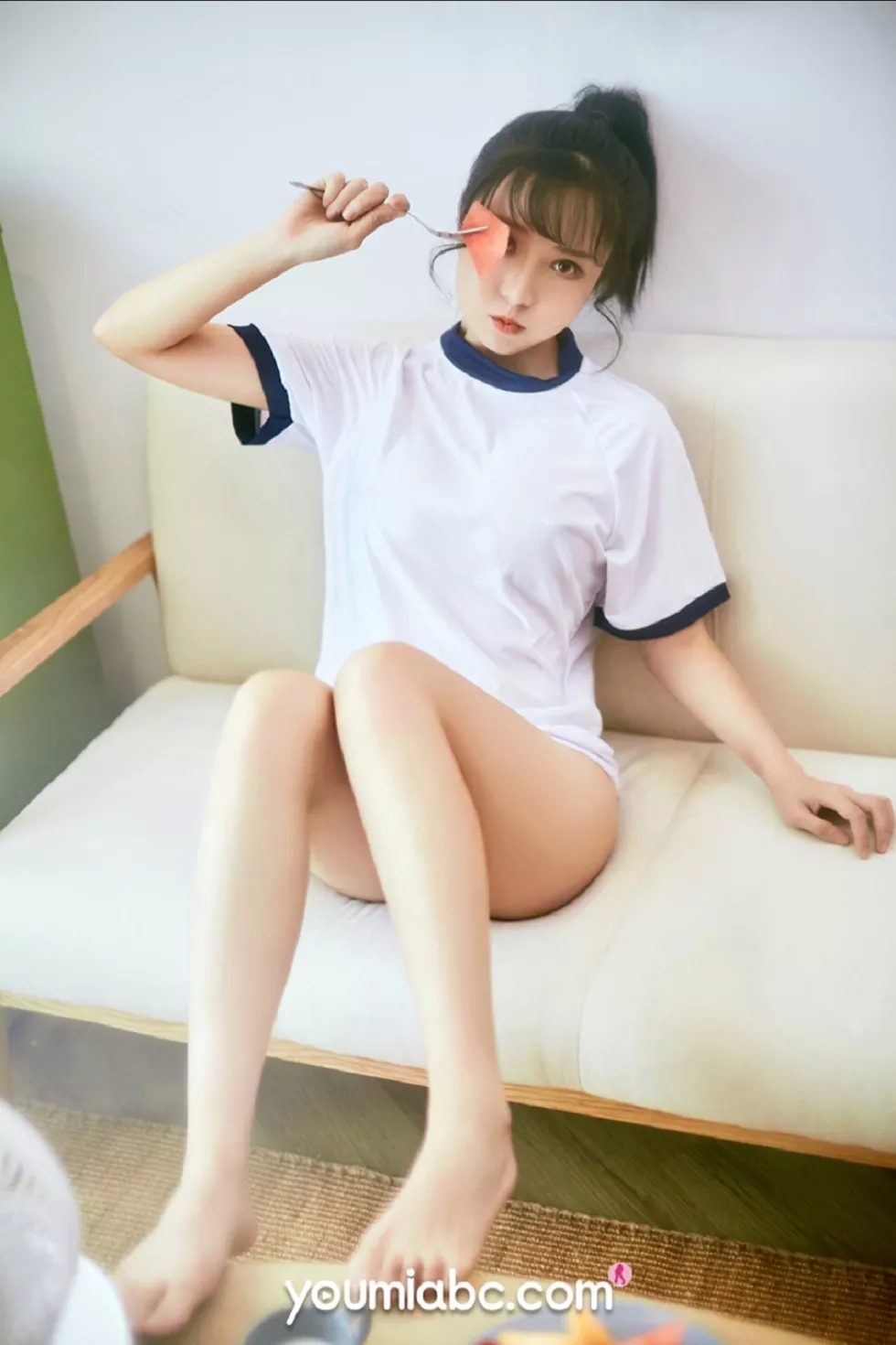 Xgyw.Org_[YouMi尤蜜]Vol.518_嫩模白亦Ada居家私房性感白色运动内衣真空美乳激凸诱惑写真32P