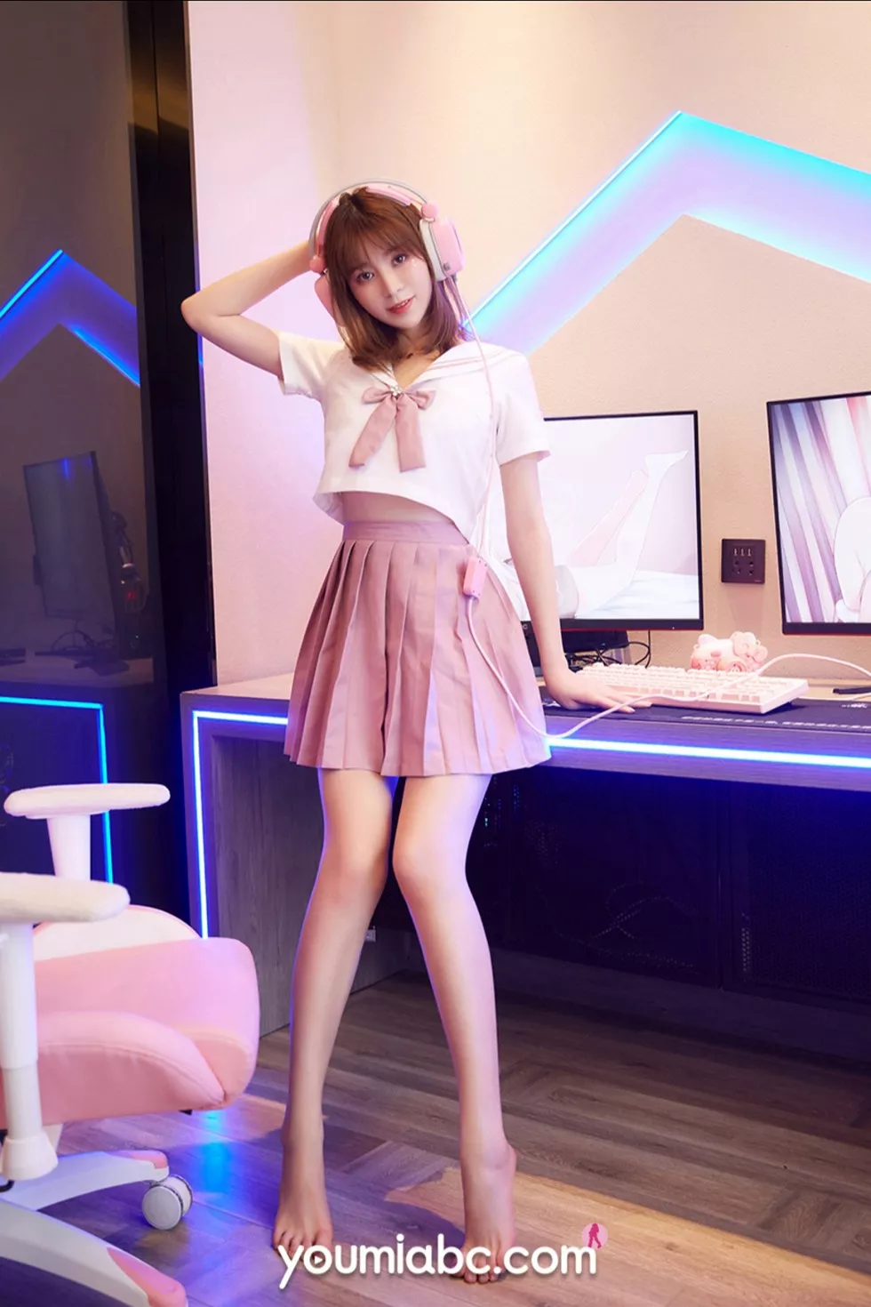 Xgyw.Org_[YouMi尤蜜]Vol.522_嫩模YoYO优优激萌电竞少女主题性感白色内衣秀完美身材诱惑写真43P
