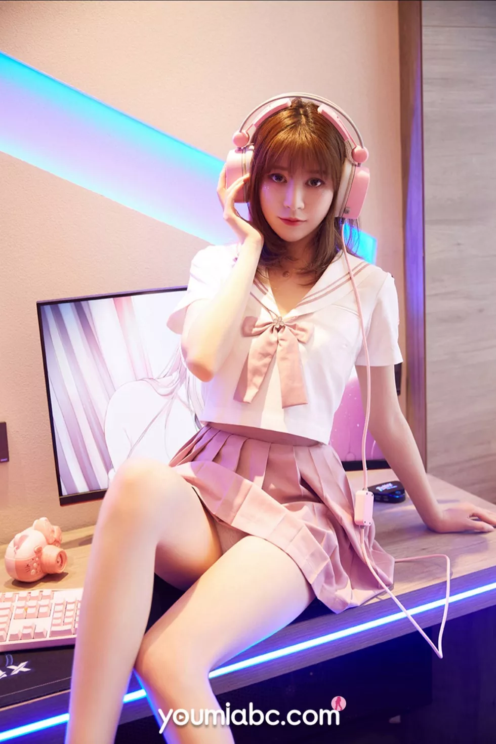 Xgyw.Org_[YouMi尤蜜]Vol.522_嫩模YoYO优优激萌电竞少女主题性感白色内衣秀完美身材诱惑写真43P
