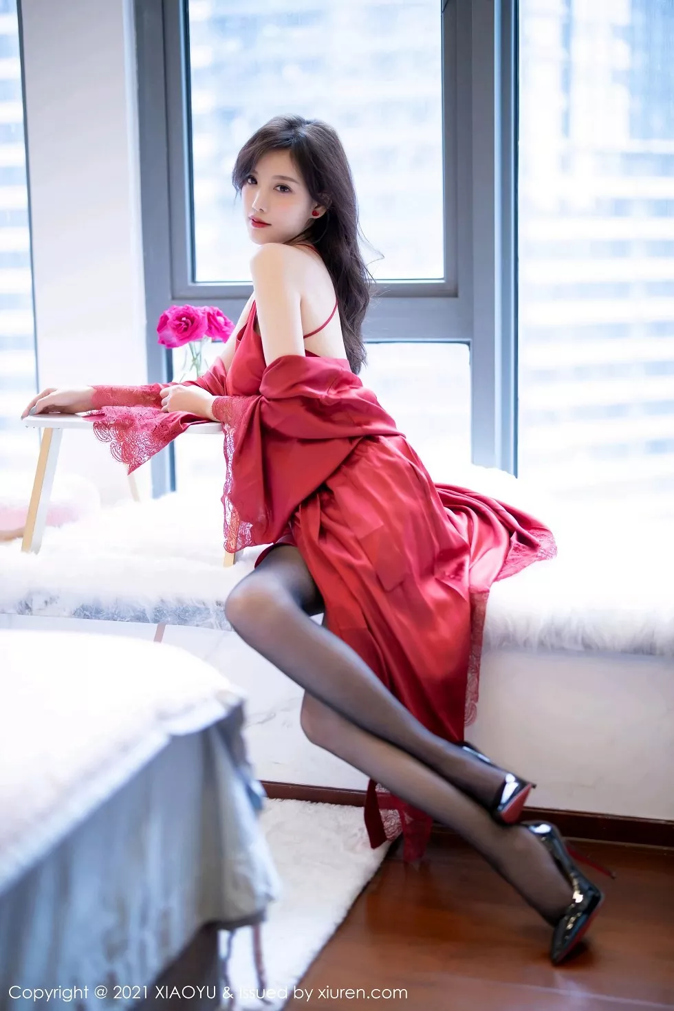 Xgyw.Org_[XiaoYu画语界]Vol.460_女神杨晨晨sugar红色蕾丝外衣配超薄黑丝裤袜秀翘臀诱惑写真71P
