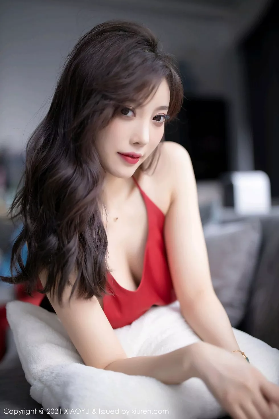 Xgyw.Org_[XiaoYu画语界]Vol.460_女神杨晨晨sugar红色蕾丝外衣配超薄黑丝裤袜秀翘臀诱惑写真71P